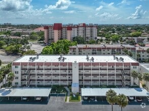 Building Photo - 220 Santa Maria St