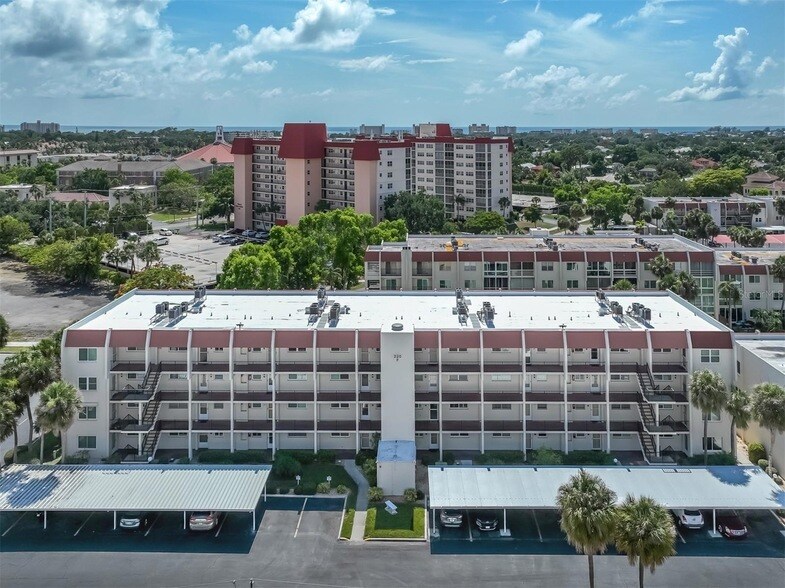 Foto principal - 220 Santa Maria St