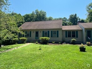 Building Photo - 58 Trailwood Dr