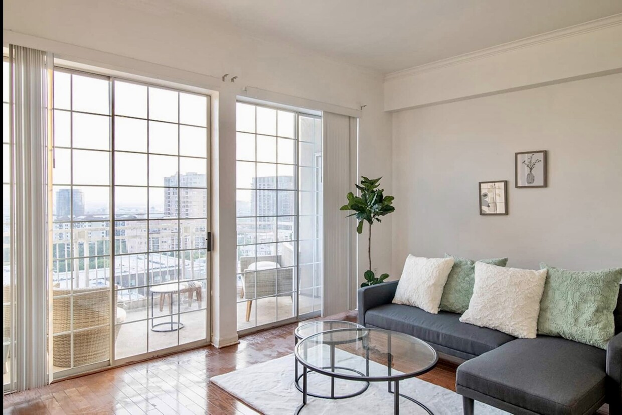 Foto principal - 3225 Turtle Creek Blvd