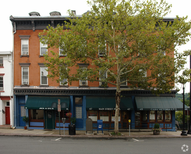 Building Photo - 45-49 Main St