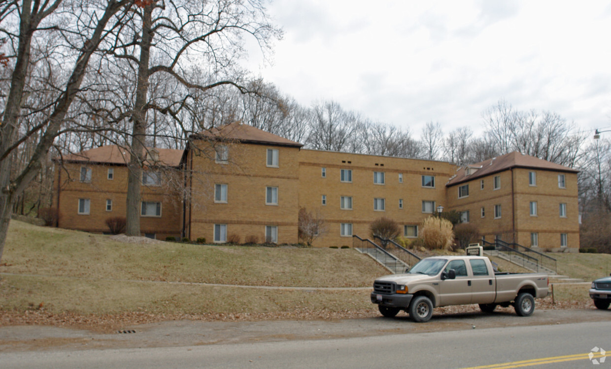 Building Photo - Adirondack Terrace