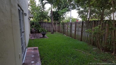 Building Photo - 9851 SW 117th Ct