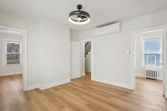 Building Photo - 332 Locust Ave