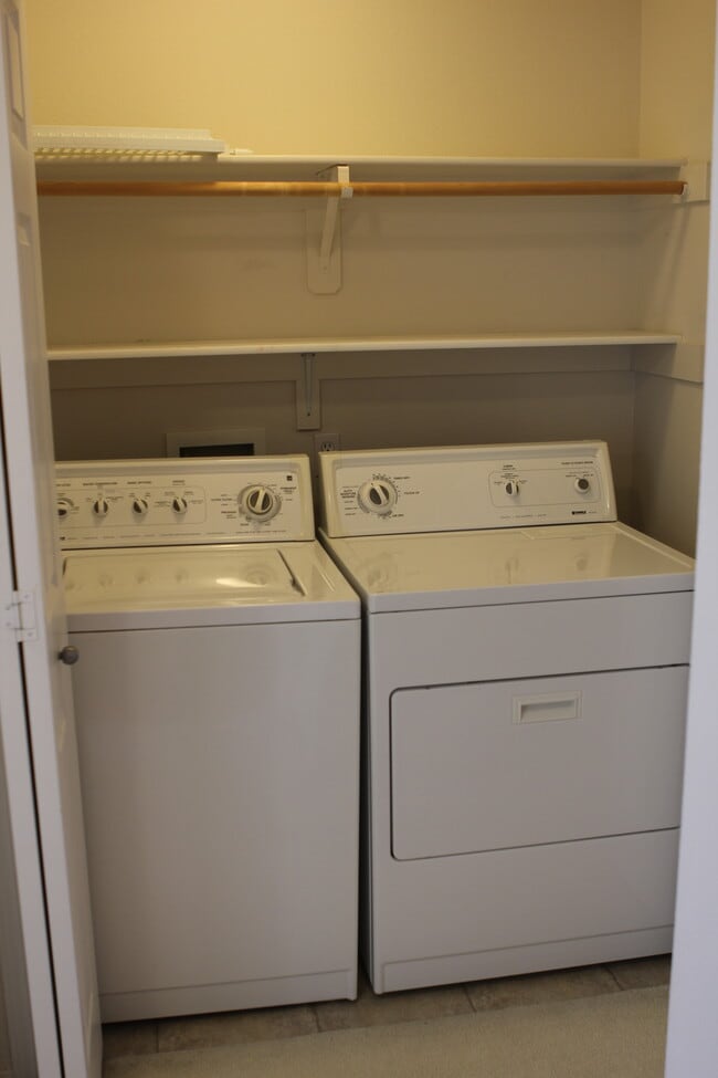 Laundry Room, Upstairs - 17234 SW Pleasanton Ln