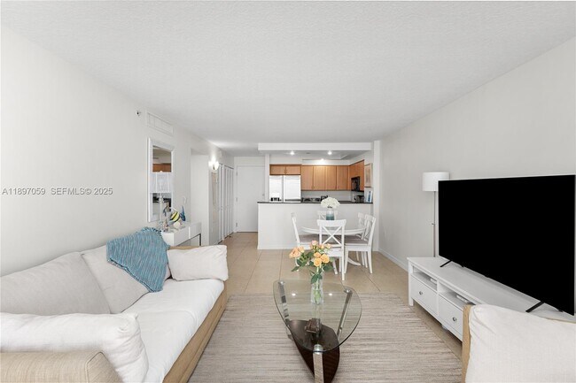 Foto del edificio - 6917 Collins Ave