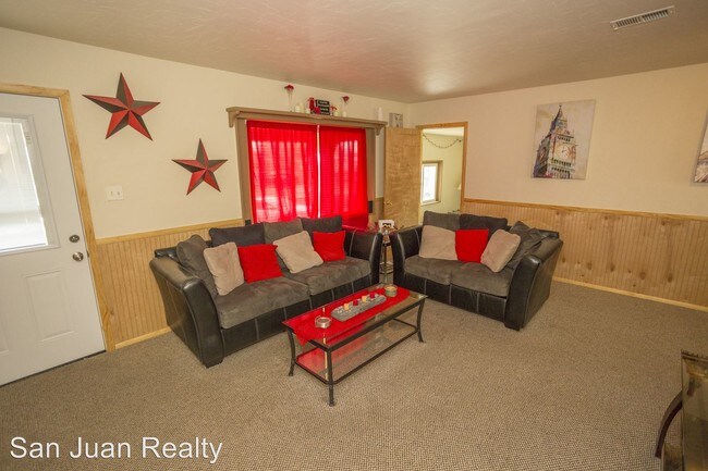 Building Photo - 3 br, 1 bath House - 1148 N Chaco Ave