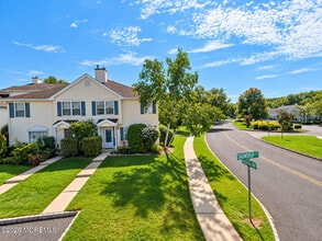 Building Photo - 733 Snowdrop Ct