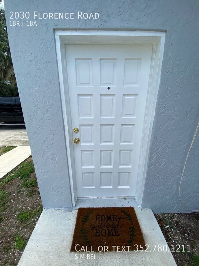 Building Photo - Mount Dora 1 Bedroom 1 Bathroom Duplex