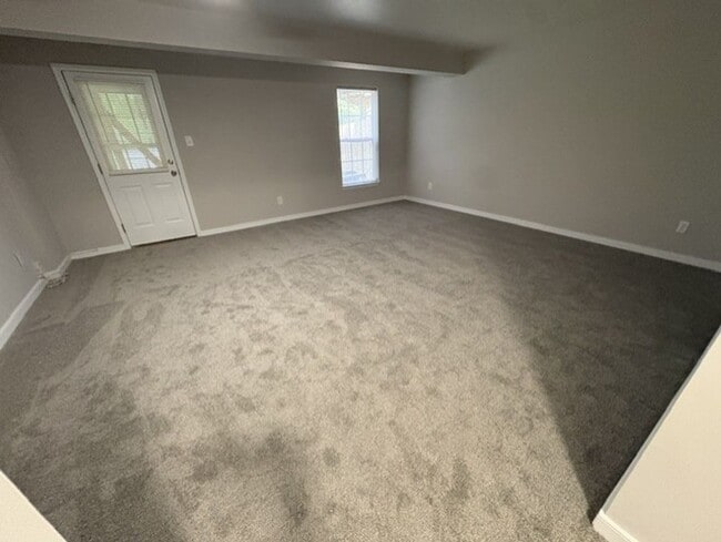 Building Photo - 8738 Springwater Dr