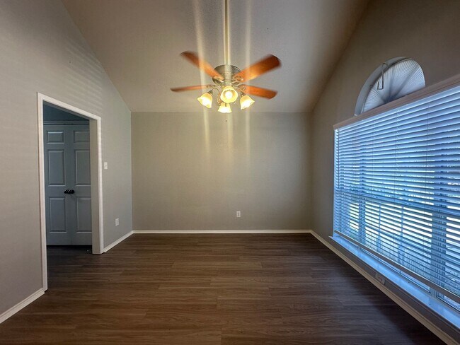 Building Photo - 7110 Creekstone