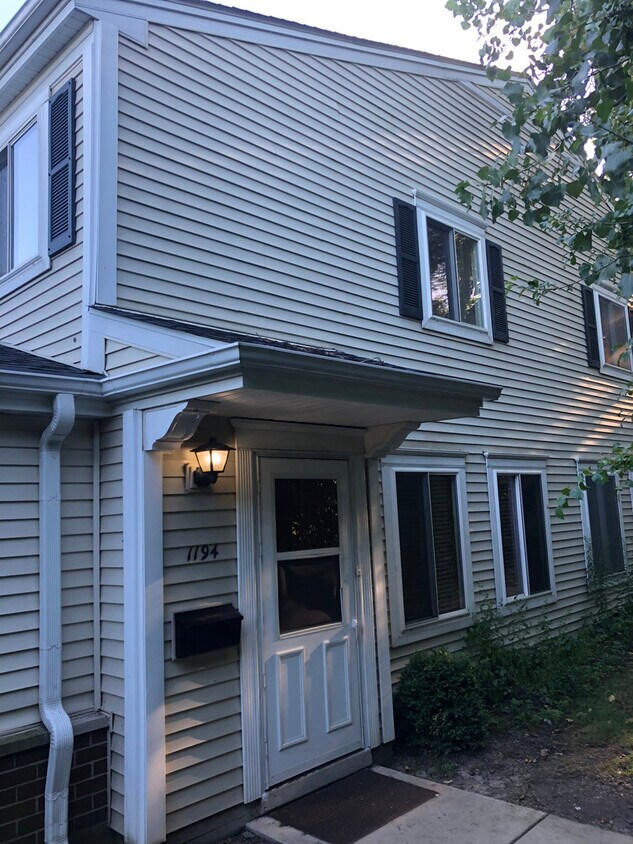 Foto principal - 1194 Cove Dr