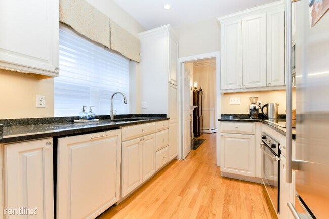 Foto del edificio - 2 br, 1.5 bath Condo - 3 Walnut St 1 Unit 1