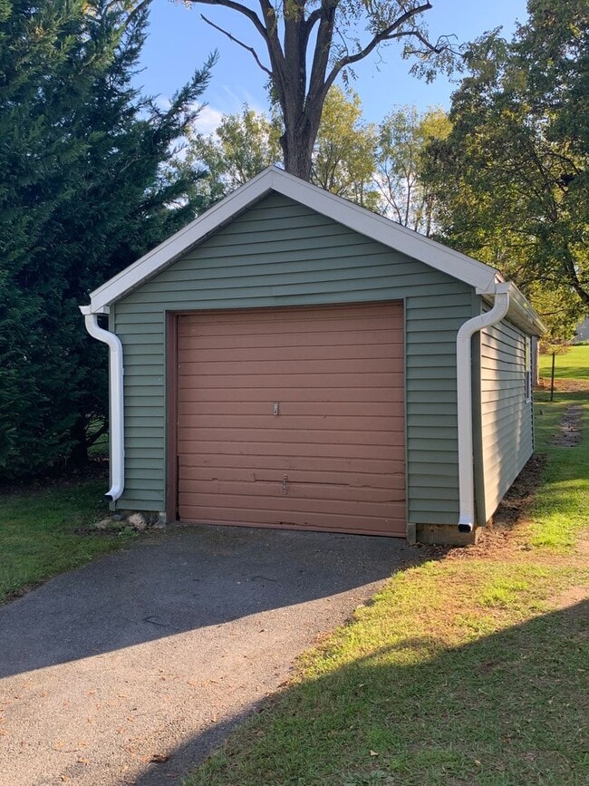 Foto del edificio - 1122 Garver Ln