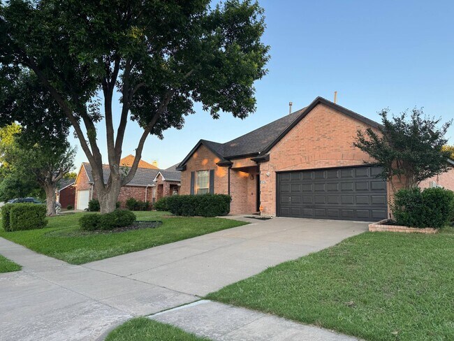 Building Photo - 3136 Deleon Dr