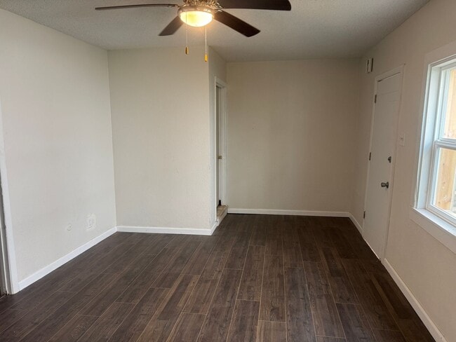 Building Photo - 607 Tenny Ave