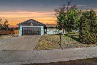 Building Photo - 601 W Indian Creek Dr