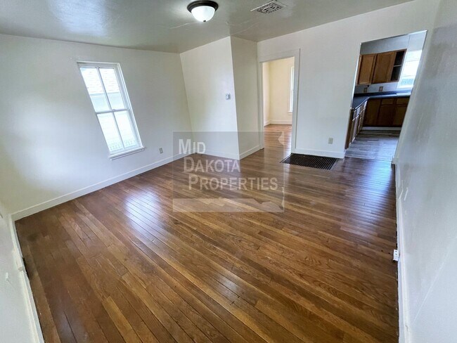 Building Photo - 213 E 11th- 1 bedroom house