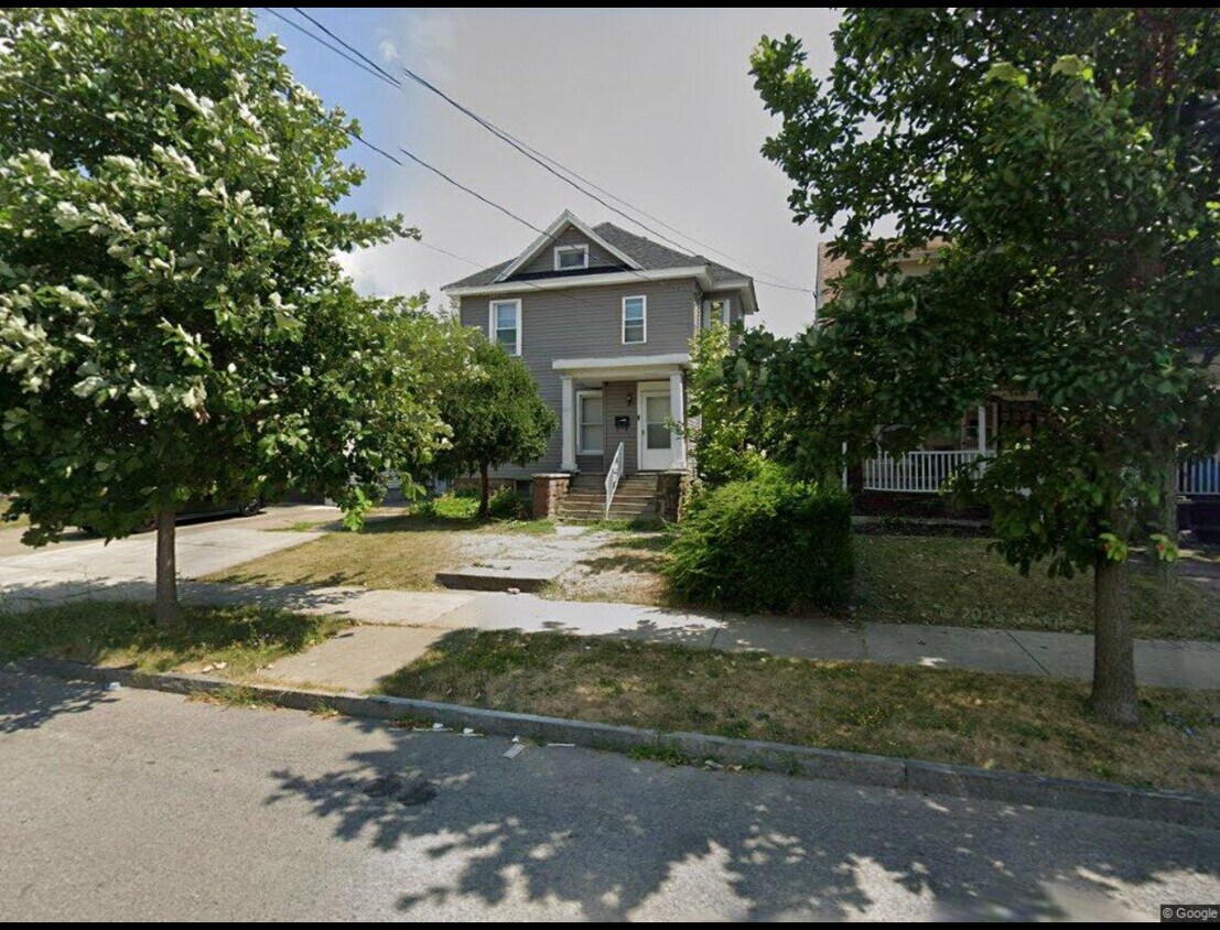 Foto principal - 2811 Lewiston Rd