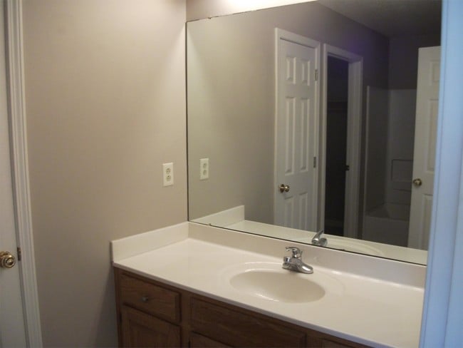 Foto del edificio - 1105 Walters Dr