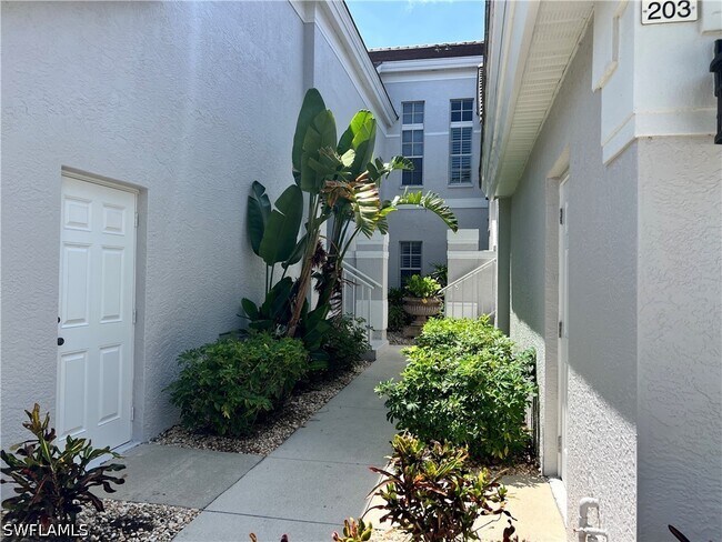 Foto del edificio - 25240 Pelican Creek Cir