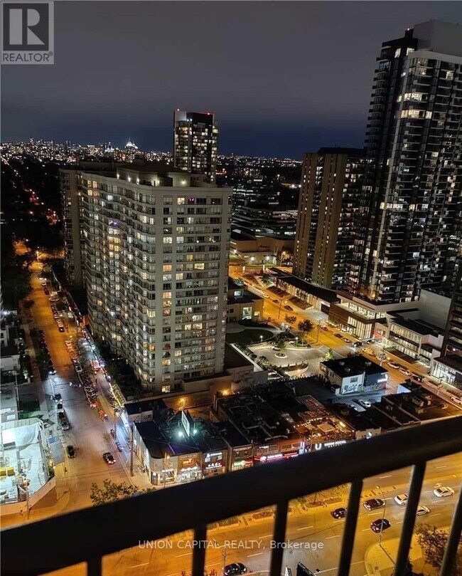 Photo du bâtiment - 100 Upper Madison Ave