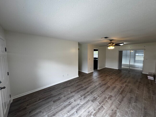 Foto del edificio - Charming 2-Bedroom Home in Peaceful Dunnellon Neighborhood