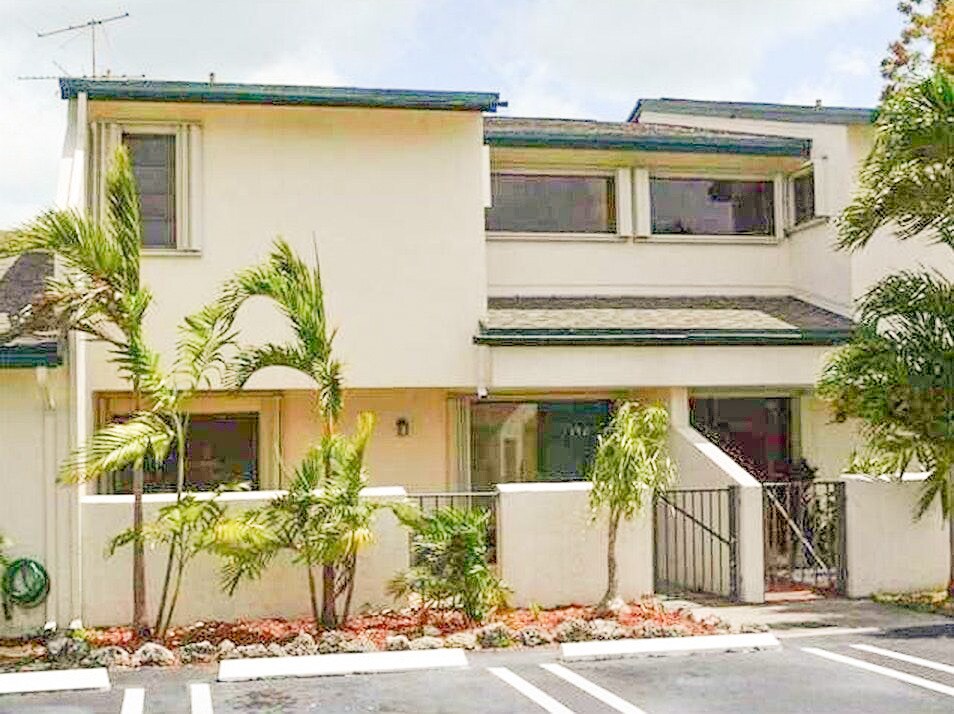 Primary Photo - 10800 SW 72nd St