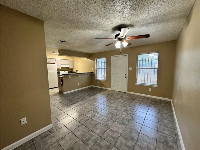 Foto del edificio - 4607 E 12th St