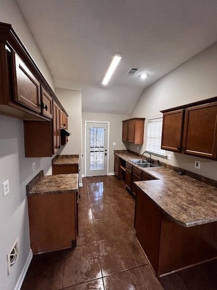 Foto del edificio - 6840 Mikayla Ln