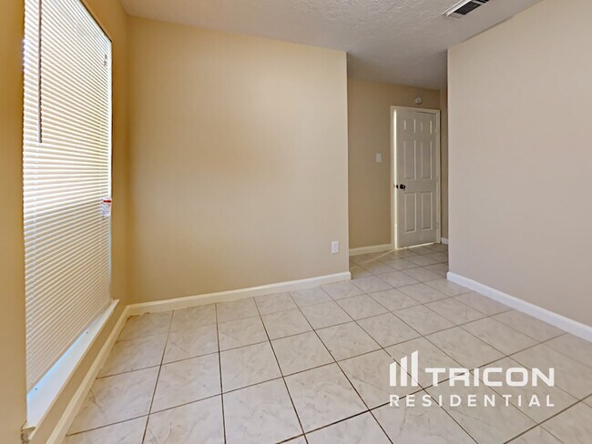 Foto del edificio - 3446 Edgecreek Dr