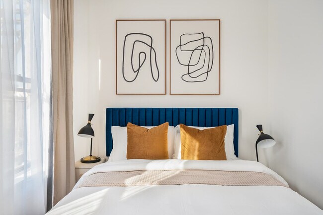 Building Photo - 444 W 48th St