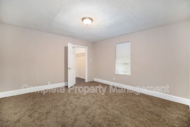 Building Photo - 4311 5th Ave