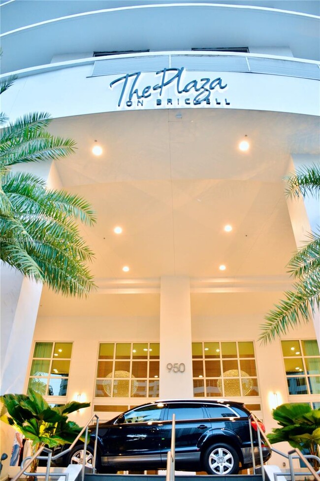 Foto del edificio - 950 Brickell Bay Dr