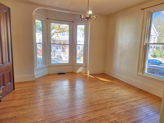 Dormitorio 1 - Ventana mirador - 46 Saunders St