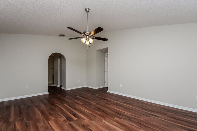 Building Photo - 4811 Petal Pawpaw Ln