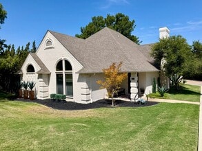 Building Photo - 86 Legend Rd