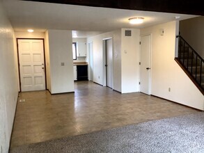 Building Photo - 329 S 40th Pl