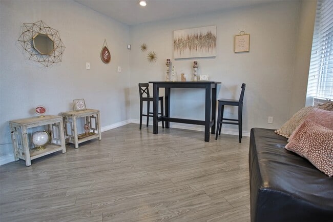 Building Photo - 2700 S Dairy Ashford Rd