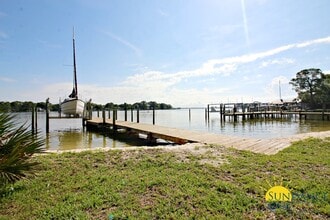 Building Photo - 53 Yacht Club Dr