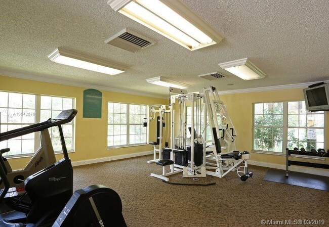 Foto del edificio - 4001 W McNab Rd