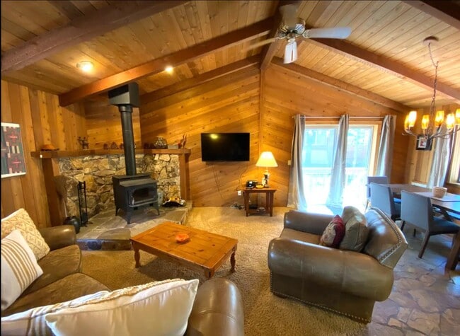 Foto del edificio - 12250 Snowpeak Way
