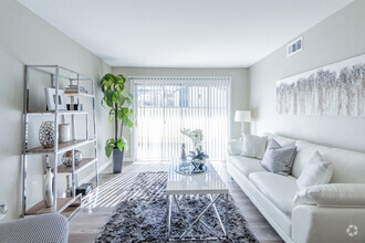 Interior Photo - Creekside Gardens