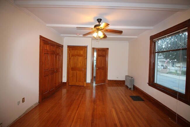 Building Photo - 345 Cabot St