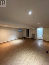 Building Photo - 557 Markham St