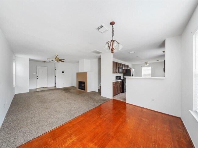 Building Photo - 3645 Nutwood Ln