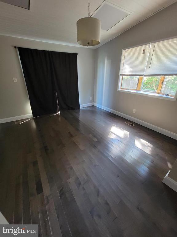 Foto del edificio - 104 University Blvd