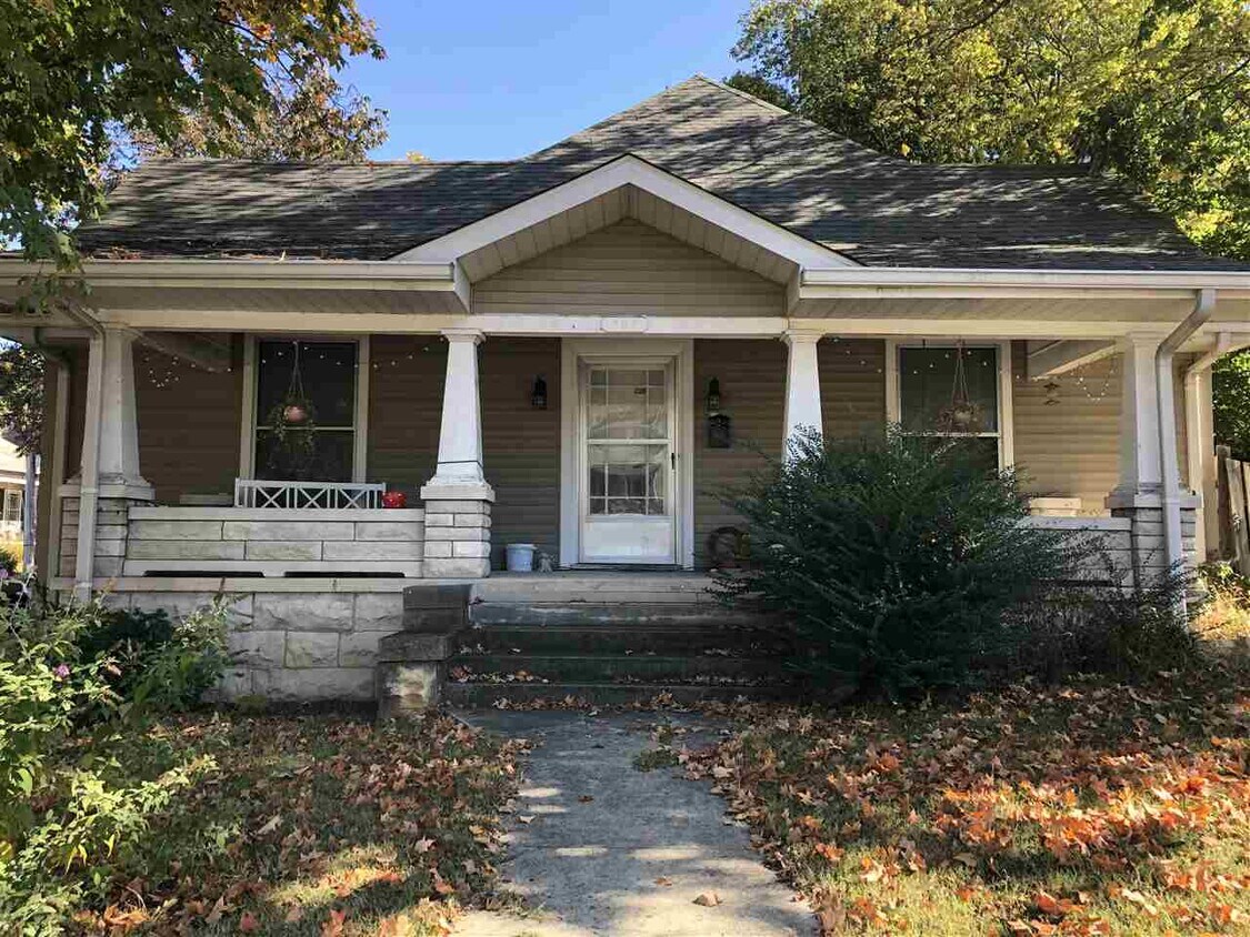 Primary Photo - 702 E 10th Ave