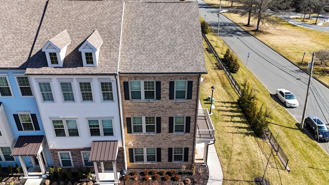 Building Photo - 33 Ambrosia Ct