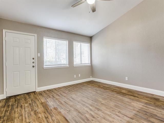 Foto del edificio - 1419 Willow Run Dr